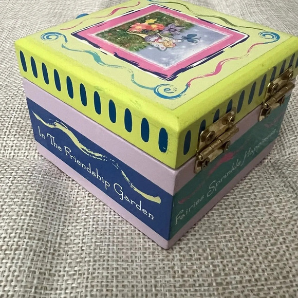 Hallmark Fairy Box with Fairy Necklace - Picture 6 of 8